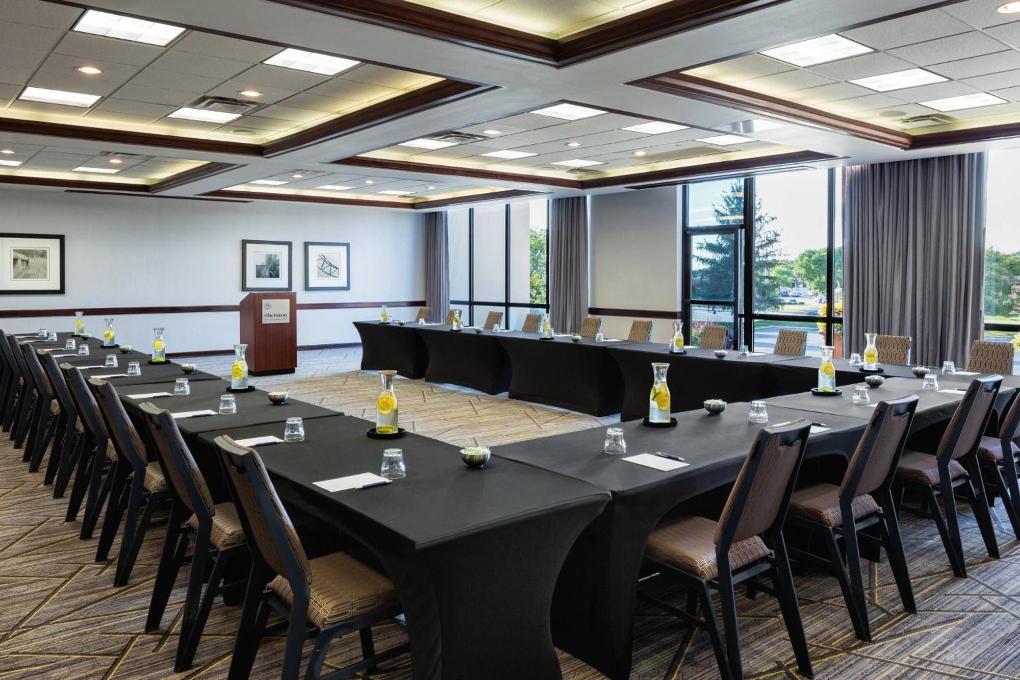 Sheraton West Des Moines Exterior foto